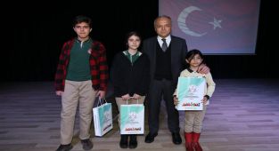 İSTİKLAL MARŞININ KABULÜNÜN 102. YILI VE MEHMET AKİF ERSOY’U ANMA PROGRAMI DÜZENLENDİ