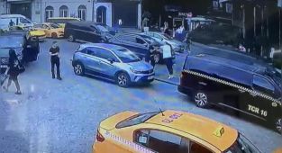 Kısa mesafe kavgasında tekme tokat dövdüğü müşteri hayatını kaybetti