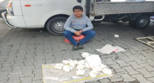Küçük omuzlarda büyük yük