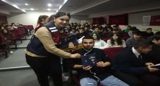 Lise öğrencilerine suçtan korunma eğitimi verildi