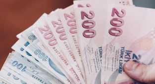 Meclis'te ilk gündem maaşlar
