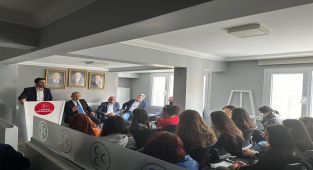 MHP KARŞIYAKA'DA " GENÇLER SORUYOR PANELİ"
