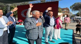 Milas, Başbakanı bağrına bastı