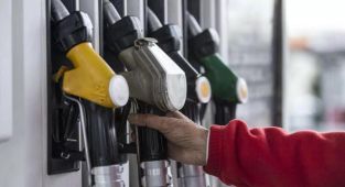 Motorine zam: Pompa satış fiyatına yansıdı