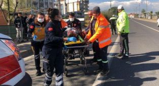 Nazilli’de yarış motosikleti ile kamyon çarpıştı: 2 yaralı