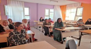Öğretmenlerden 11 Bin Veliye Eğitim