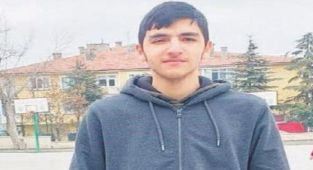 Okuldan Uzaklaştırıldı Depremzede Öğrenciyi Öldürdü, 5 Kişiyi Yaraladı