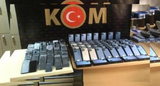 Onlarca Kaçak Cep Telefonu Ele Geçirildi