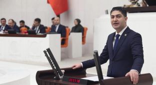 Özdemir’den Anadolu Yayıncılar Federasyonu’nun yeşil pasaport talebine destek