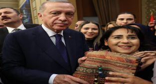 Özdemir'den Cumhurbaşkanı Erdoğan'a Hediye...