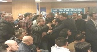 Petol-İş Sendikasının Genel Kurulunda Kavga Çıktı!