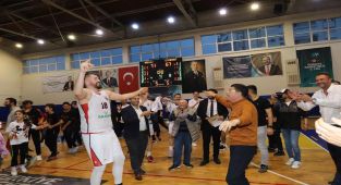 Potanın Efeleri Play Off'a galibiyetle başladı