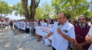 Sinop'ta doktorlar ve sağlık çalışanlarından protesto