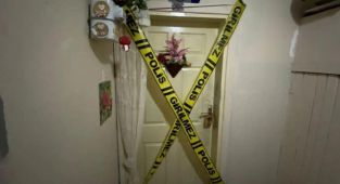 Sokakta polise "Çocuklarımı cennete gönderdim" diyen şahsın evinden 2 çocuk cesedi çıktı