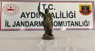 Tarihi eser kaçakçıları bronz heykel ile birlikte yakalandı