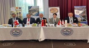 TÜRKİYE’NİN İLK VE TEK AVRUPA BİRLİĞİ COĞRAFİ İŞARETLİ “MİLAS ZEYTİNYAĞI” ALMANYA’DA TANITILDI…