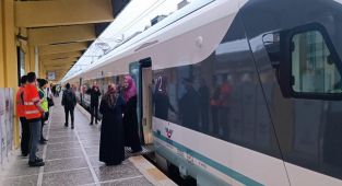 ULAŞTIRMA VE ALTYAPI BAKANI KARAİSMAİLOĞLU: -MİLLİ TRENE VATANDAŞLARDAN YOĞUN İLGİ -3. MİLLİ TREN SETİ RAYLARA İNMEYE HAZIRLANIYOR