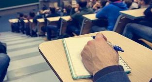Üniversitelerde "Hibrit Eğitim" Başladı