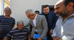YÜK TRENLERİ DEPREM BÖLGELERİNE YARDIM TAŞIMAYA DEVAM EDİYOR